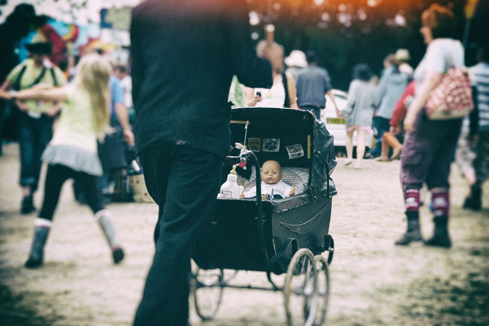 Man Refuses To Help When This Woman Gets Pregnant, So She Tells The Truth To Her 16 Y.O. Daughter When He Suddenly Wants To Meet Her