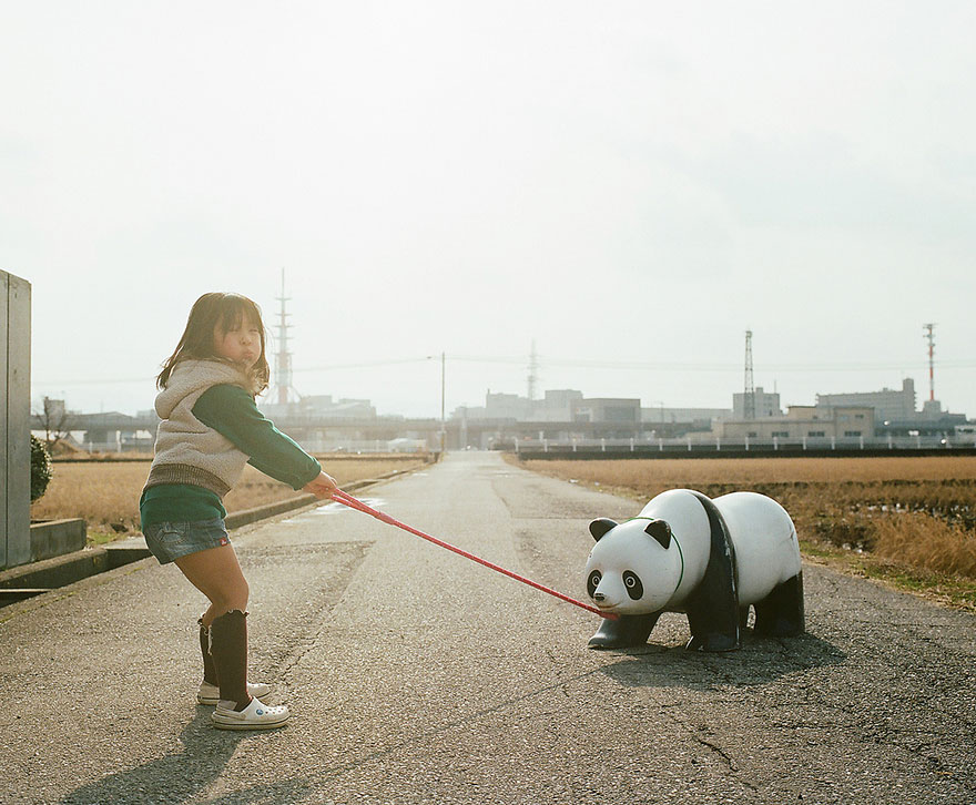 Japanese Photographer Takes Cutest Pictures Of His 4-Year-Old Daughter