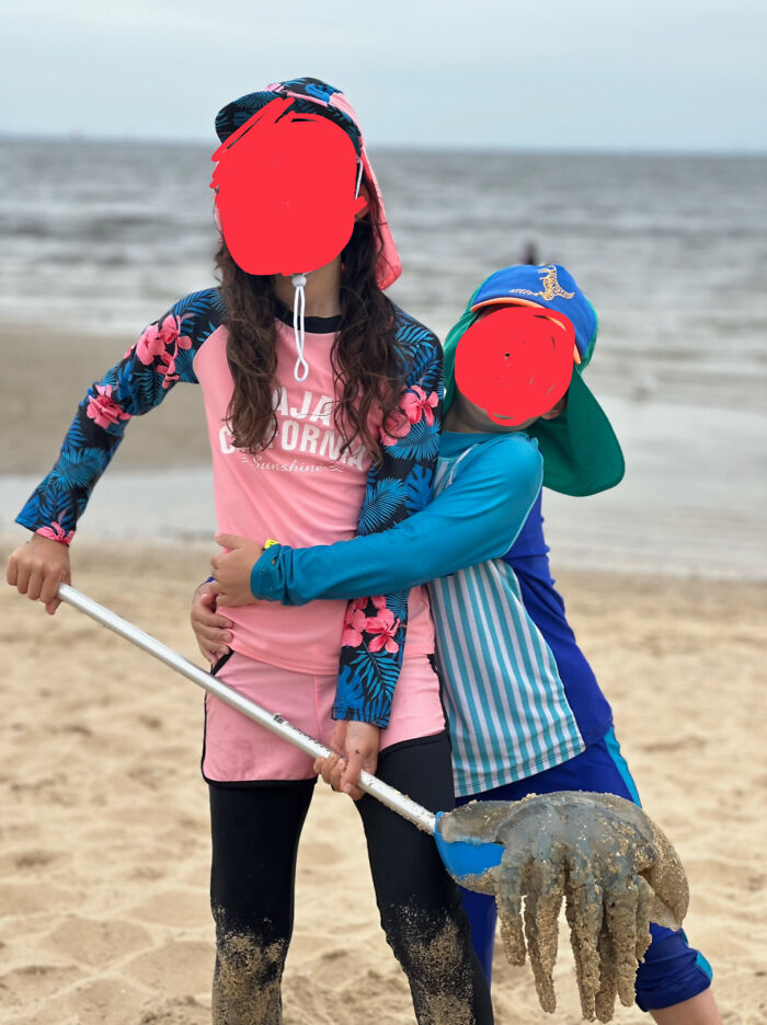 Beeeeeeeaaaaach!!! Me And My Lil Bro Finding Collecting Jellyfish