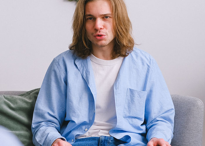 34 Subtle Red Flags That Indicate Someone Is A Bad Person