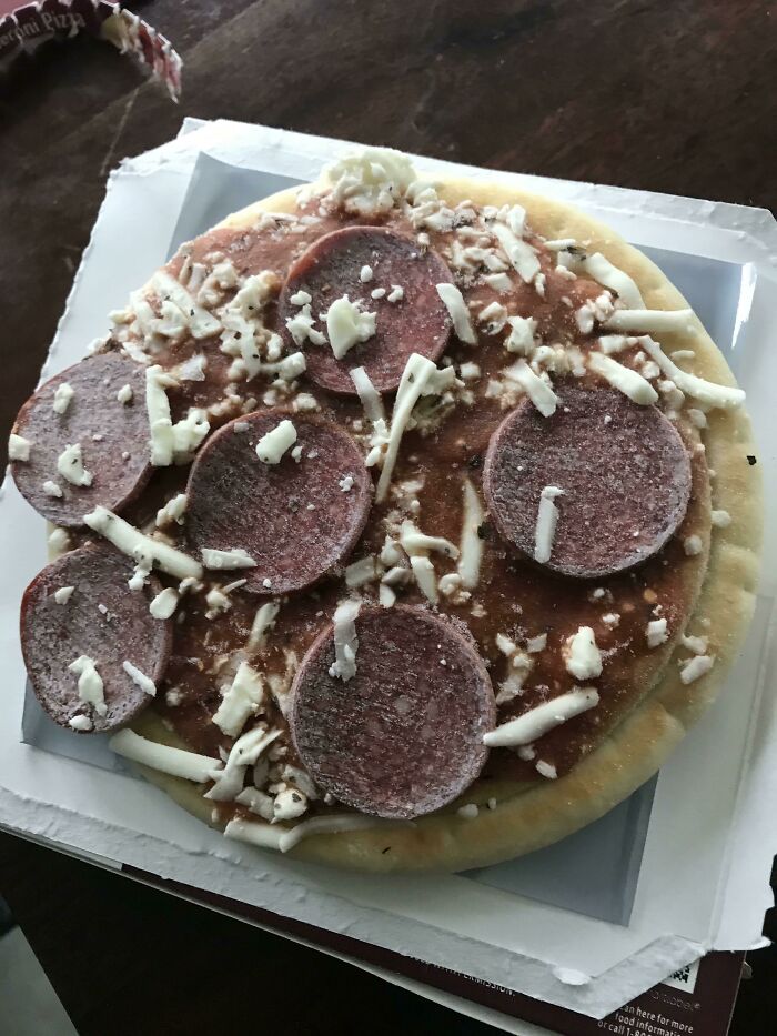 4cheese Blend My A**. There Aren’t Even 4 Pieces Of Cheese On This Sh*t