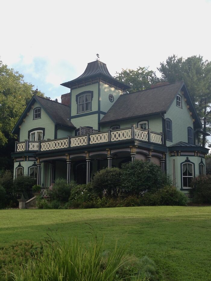 Beautiful 1868 Victorian In The Mountains Of Nc