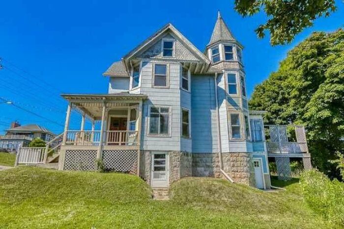 This House Is Being Demolished This Week In My City. Can We Take Some Time To Mourn?