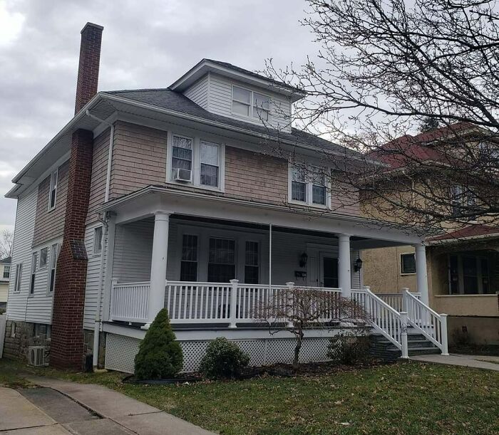 We Just Bought A House!!