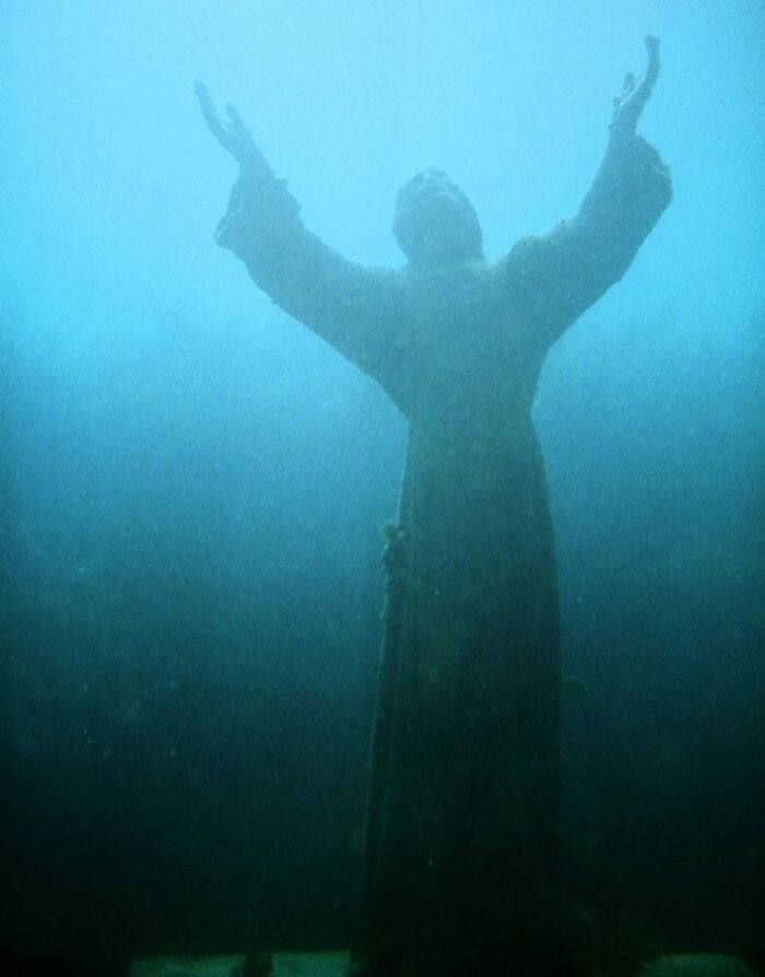 Christ Of The Abyss statue