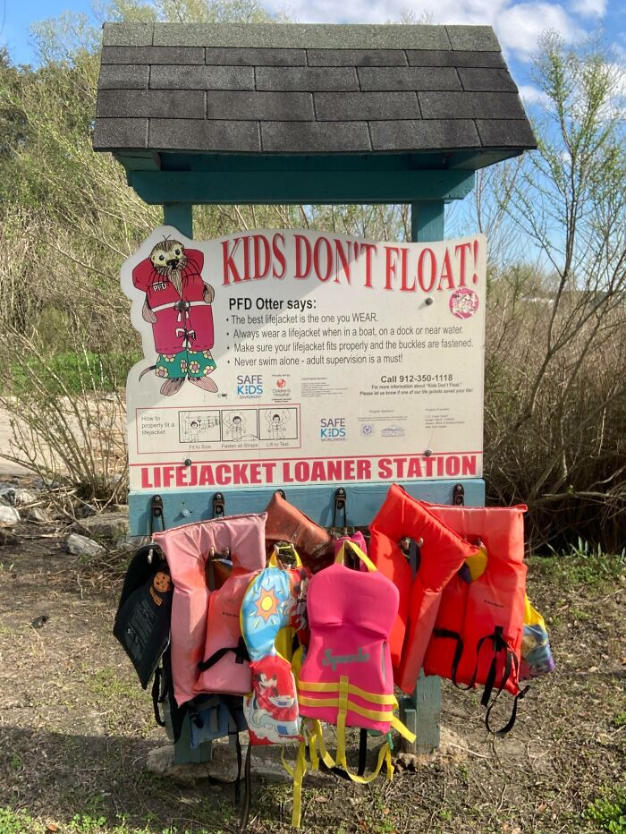 This Station With Free-To-Borrow Lifejackets For Kids