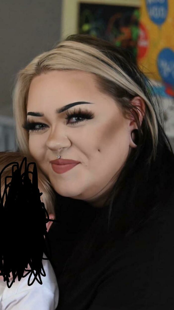 Self Proclaimed Make Up Artist Went A Little Heavy On The Contour For Her Nephews 1st Birthday