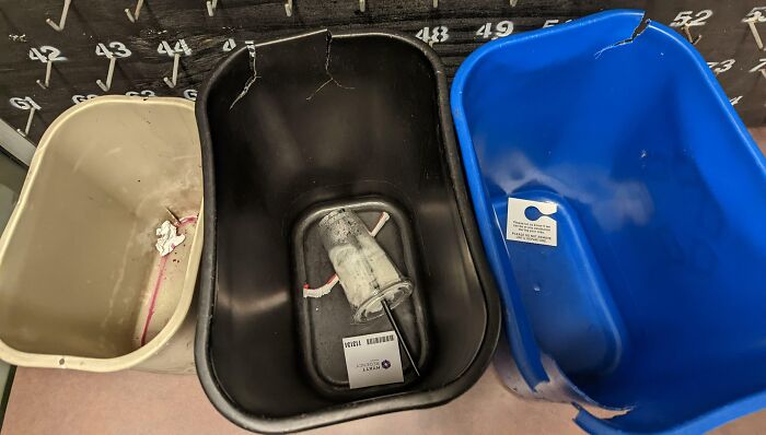 My Coworkers Are Too Lazy To Replace The Trash Bags