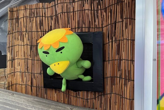 Japanese Grandma Manually Runs A Vending Machine With A Kappa Puppet