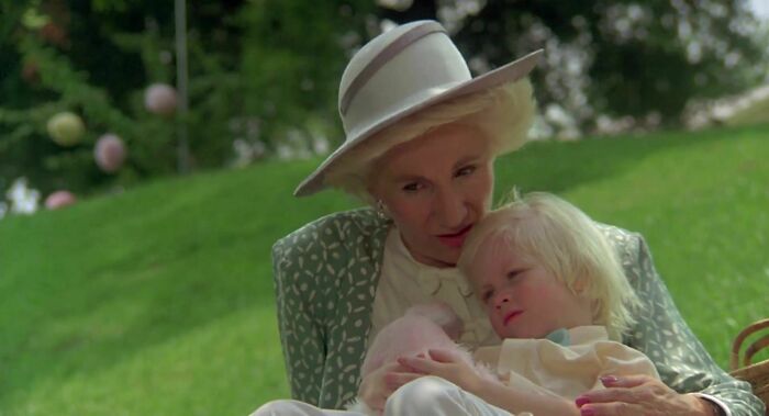 Scene from "Steel Magnolias" movie