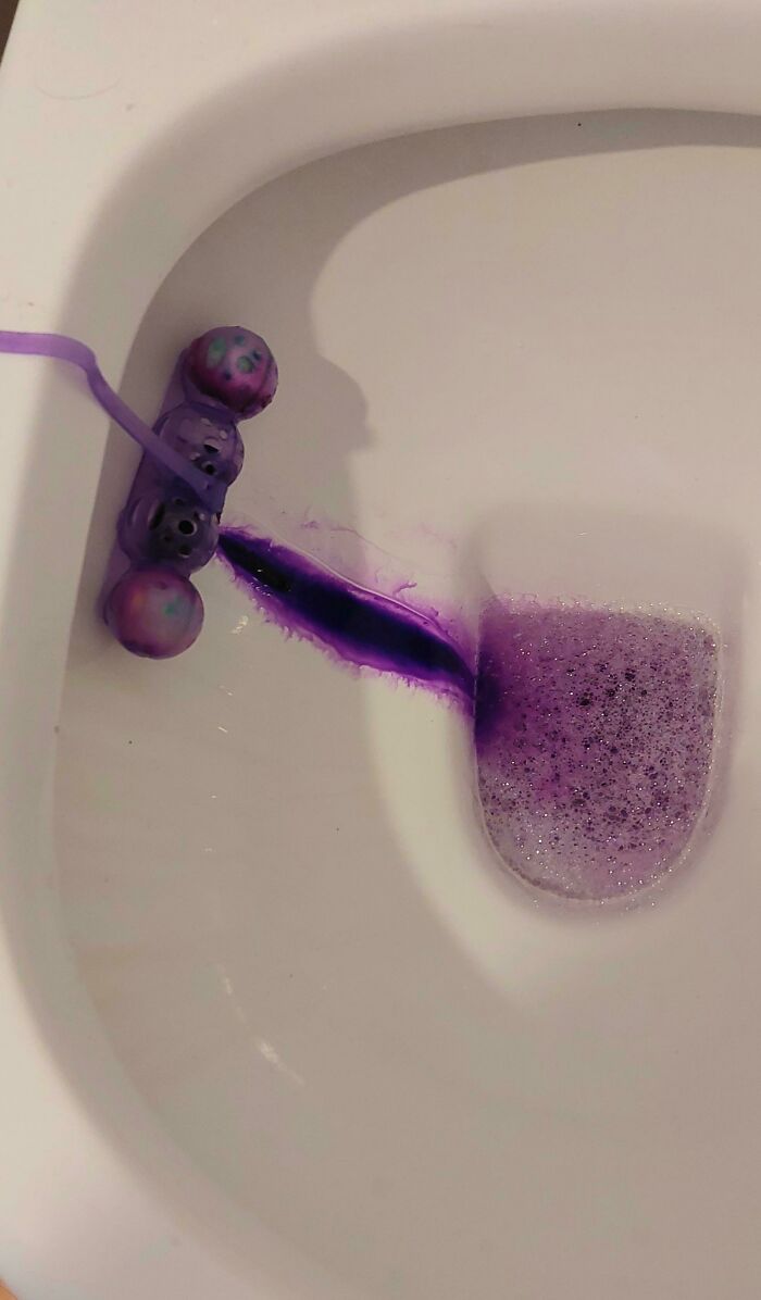 These Toilet Cleaning Things Make Your Toilet Even Messier Looking