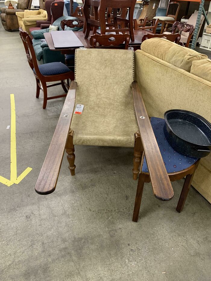 Vale, ya sé que es una silla, pero ¿qué pasa con los brazos extendidos?