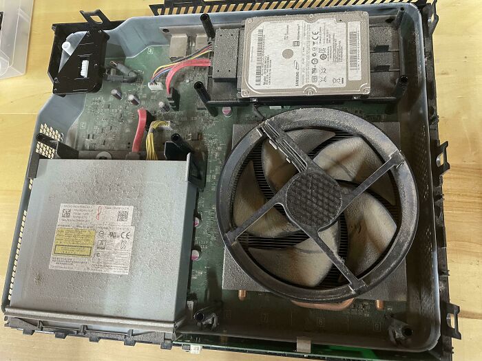 Inside Of My 10-Year-Old Xbox One