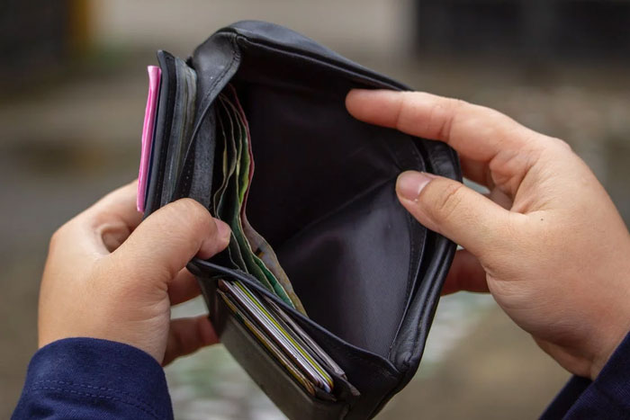 “Your Mother Owes Me £10”: 30 Of The Best Responses People Ever Received After Coming Out