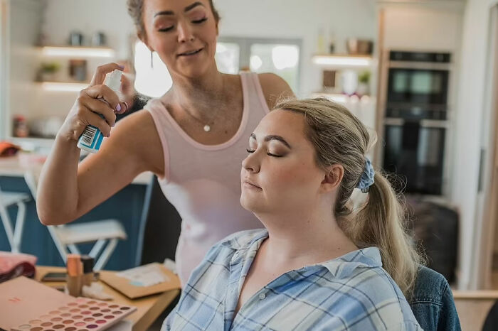 Groom Failed To Show Up For His Wedding, But The Bride Still Continued With The Celebration