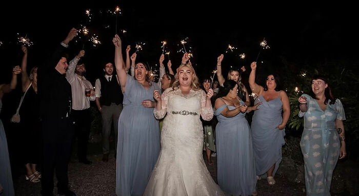 Groom Failed To Show Up For His Wedding, But The Bride Still Continued With The Celebration