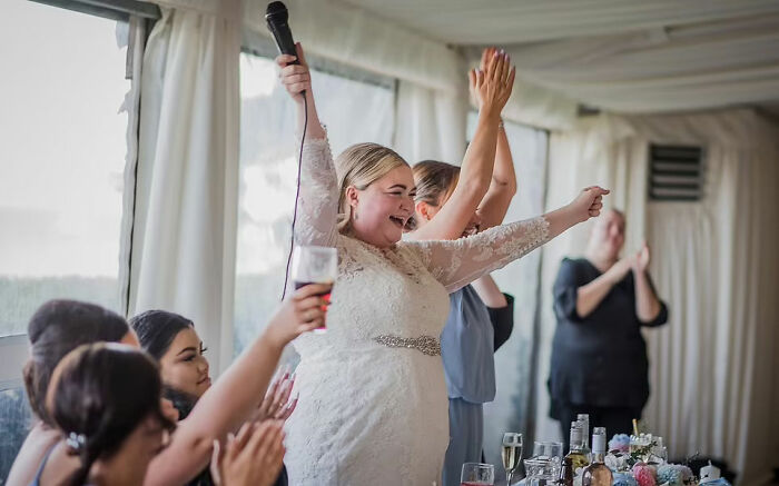 Groom Failed To Show Up For His Wedding, But The Bride Still Continued With The Celebration