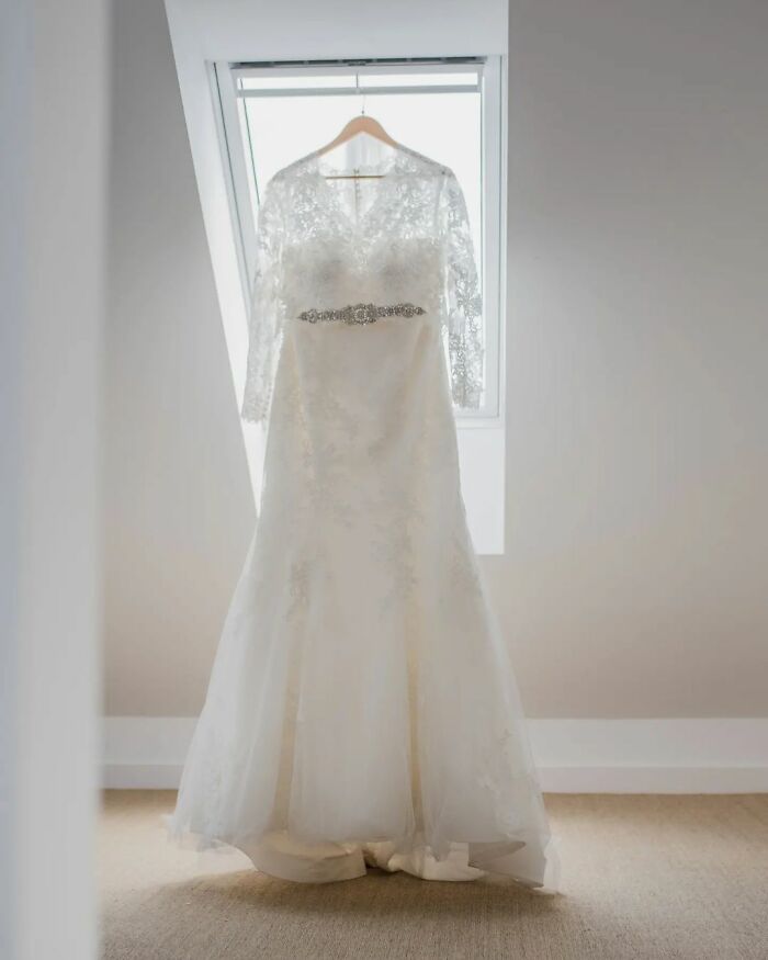 Groom Failed To Show Up For His Wedding, But The Bride Still Continued With The Celebration