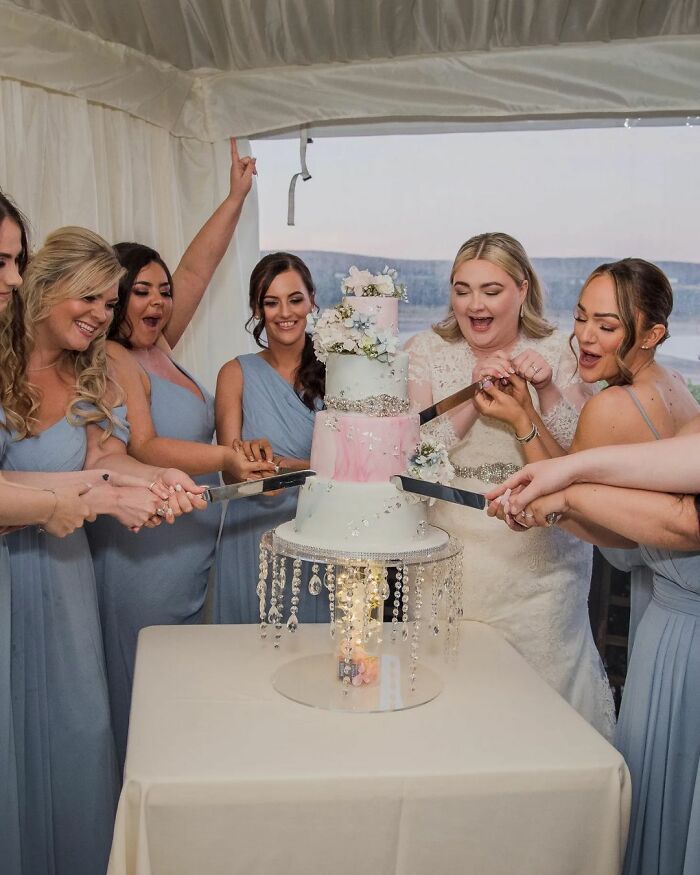 Groom Failed To Show Up For His Wedding, But The Bride Still Continued With The Celebration