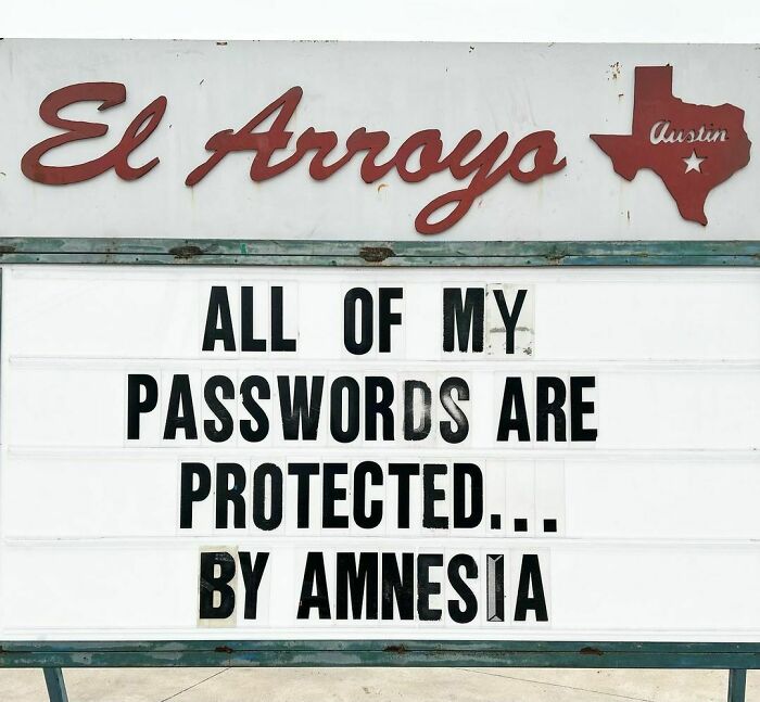 Hillarious-Restaurant-Signs-Elarroyo