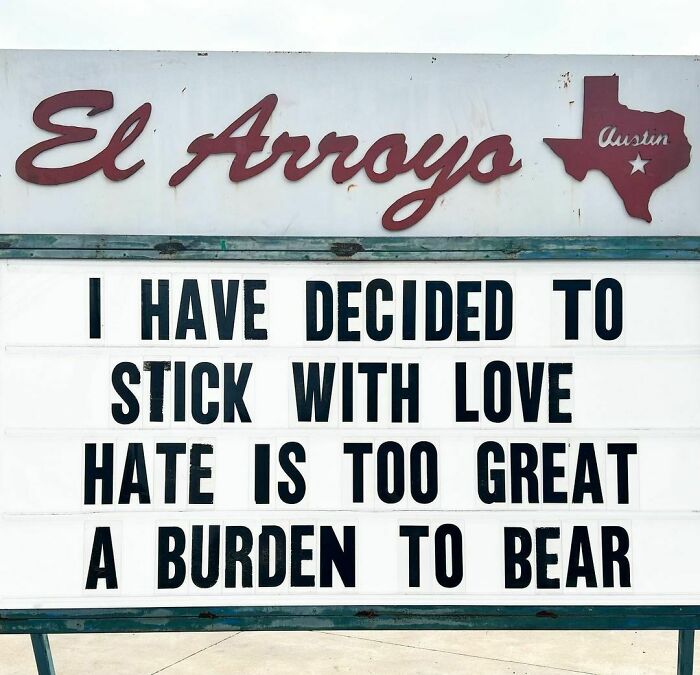 Hillarious-Restaurant-Signs-Elarroyo