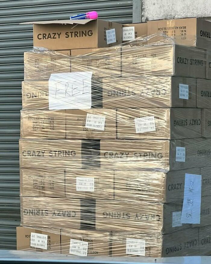 What Are You Using This For? Lots Of Silly String For Grabs At Woodward And Metropolitan In Bushwick. Close To The Western Beef 