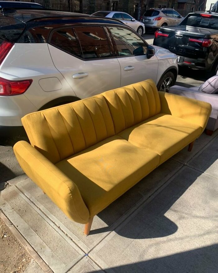 All The Sunshine You Need On This Sunday! Corner Of Devoe & Olive Street In Williamsburg Bk 