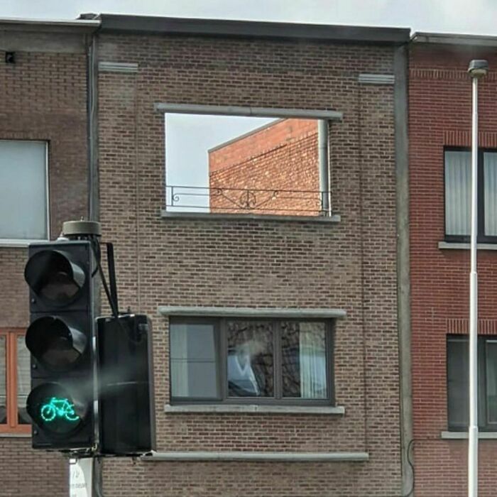 Clap Along If You Feel Like A Room Without A Room