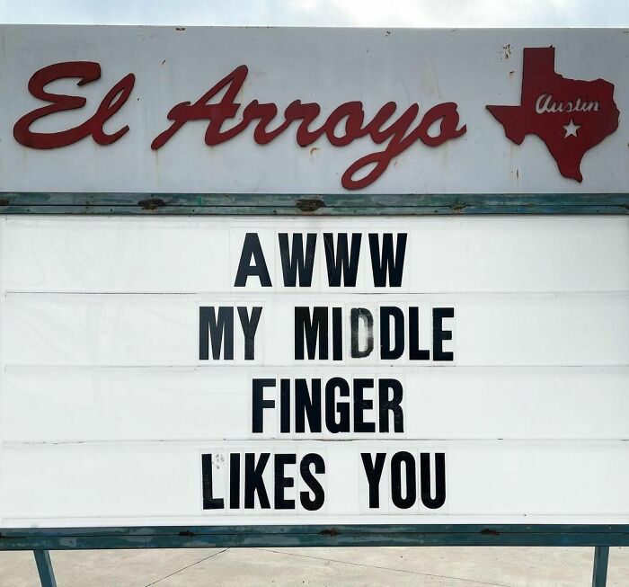 Hillarious-Restaurant-Signs-Elarroyo