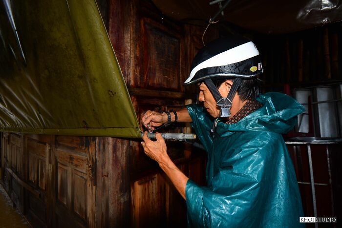 I Travelled To Hoi An, Vietnam, And Took Pictures To Show What People&rsquo;s Life Looks Like During Flood Season