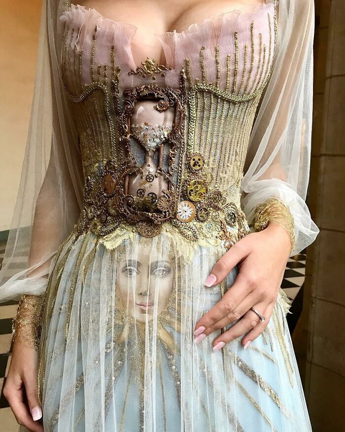 French Stylist Creates Dresses With Books And Unusual Materials And These Become True Works Of Art (New Pics)