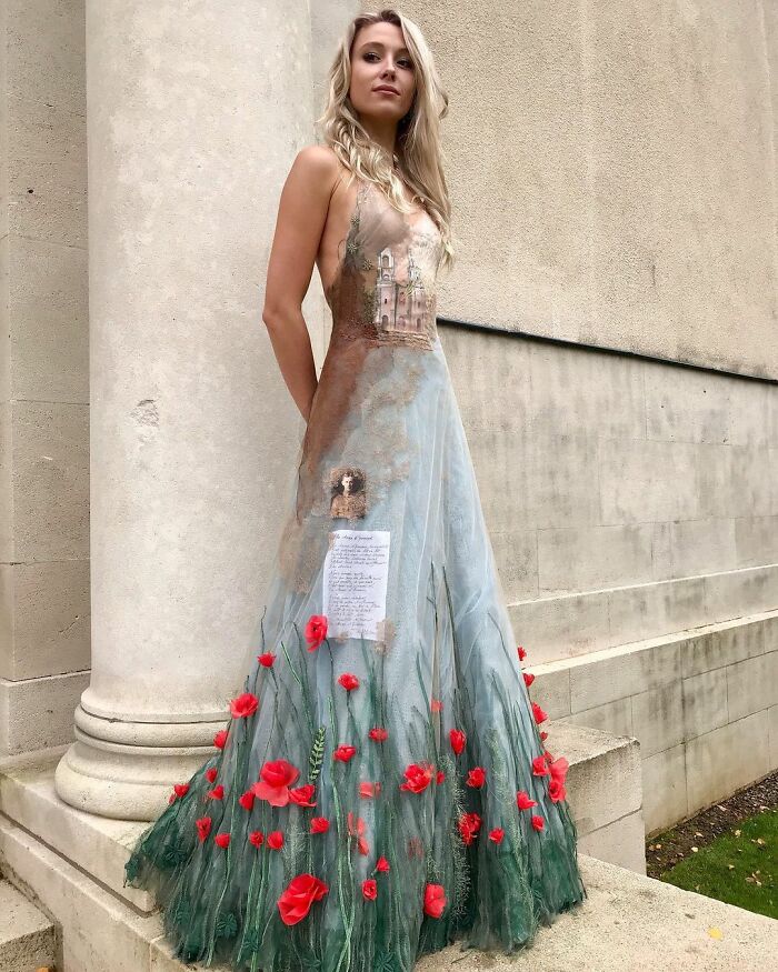 French Stylist Creates Dresses With Books And Unusual Materials And These Become True Works Of Art (New Pics)