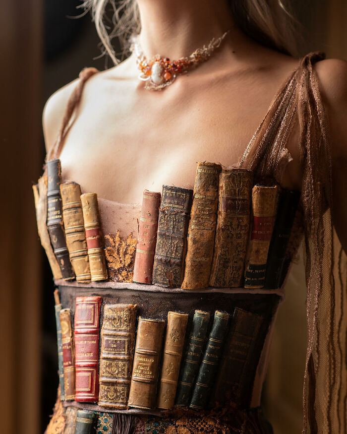 French Stylist Creates Dresses With Books And Unusual Materials And These Become True Works Of Art (New Pics)