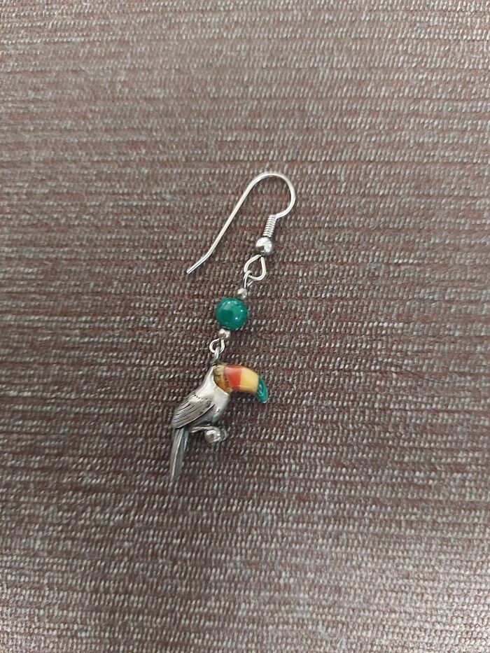 Toucan! I Assume That The Beak Is A Flag But I Don't Have The Energy To Look It Up And It's Pretty