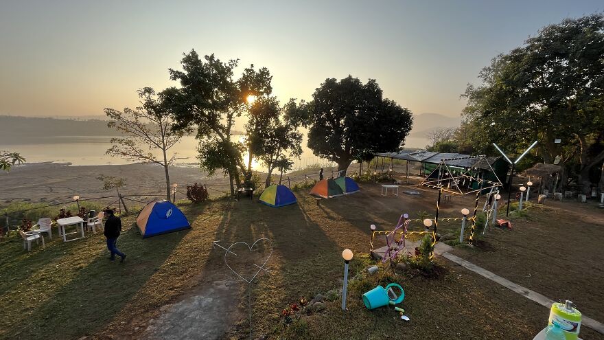 My First Experience: I Spent 2 Days In A Caravan