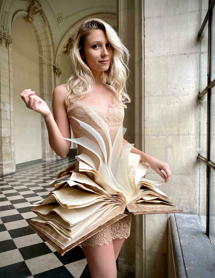 French Stylist Creates Dresses With Books And Unusual Materials And These Become True Works Of Art (New Pics)