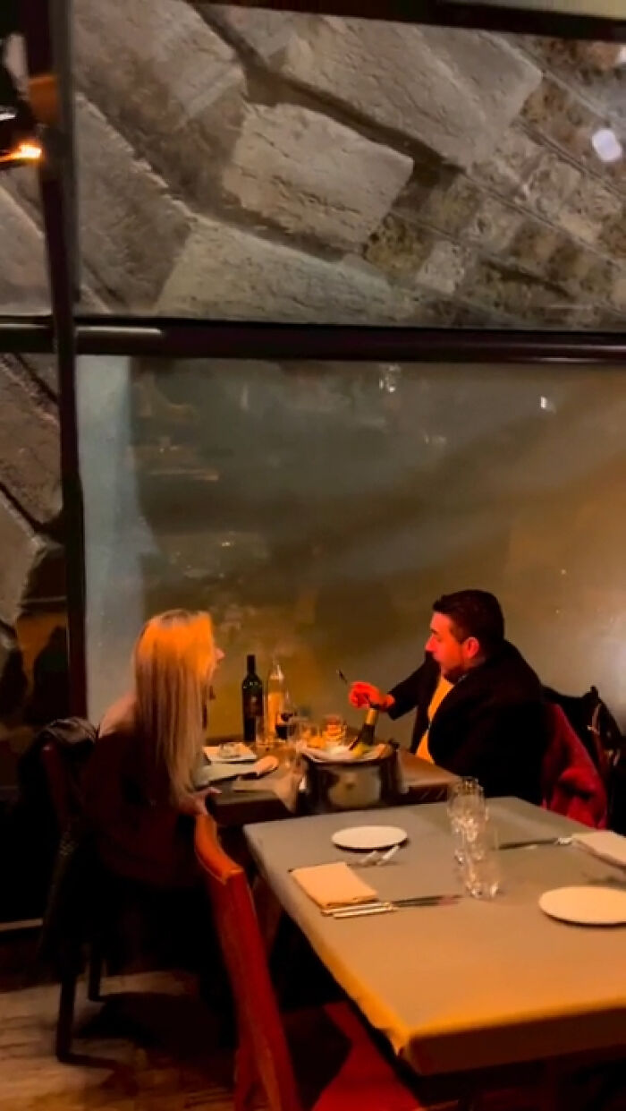 Dinner Cruise In Paris Collides Into A Bridge While Passengers Aboard Are Dining