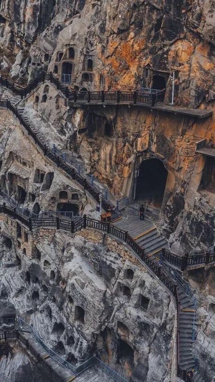 The Grottoes And Niches Of Longmen Contain The Largest And Most Impressive Collection Of Chinese Art Of The Late Northern Wei And Tang Dynasties (316-907)