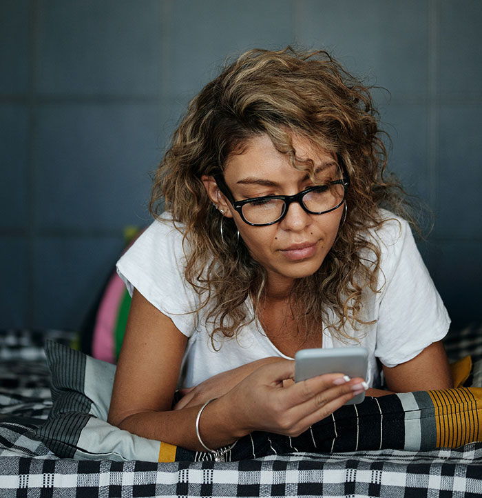 "You Are A Strange Child": Angry Mom Accidentally Texts A 35-Year-Old Guy Instead Of Her Daughter, Things Escalate Quickly