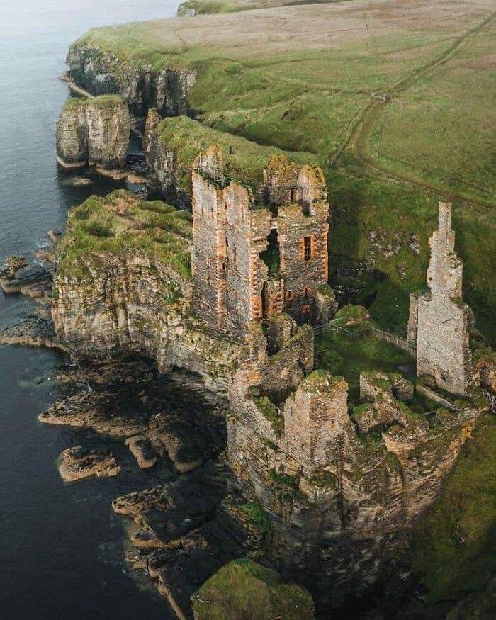 Castle Sinclair Girnigoe, Scotland