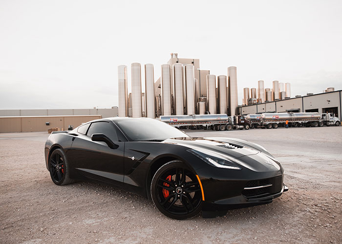 40 Signs Someone Is Trying To Look Way Cooler Than They Actually Are