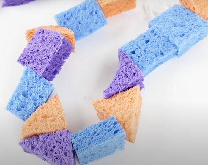 Colorful frozen sponge necklace