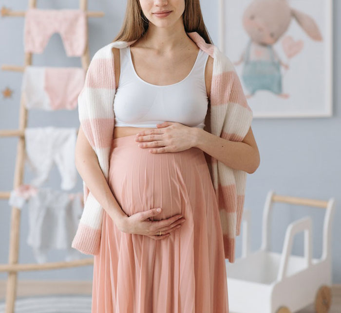 Guy Fails To Get Pregnant Girlfriend A Burger Despite Sitting At Home All Day While She Worked, She Kicks Him Out
