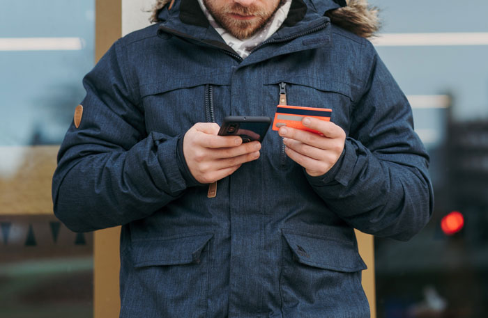 Customer Comes Up With A Simple Yet Genius Revenge Plan After Bank Doesn’t Let Them Close Their Account For Free