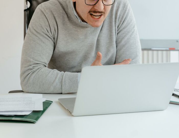 30 Revealing Signs Of Behavior That Indicate Someone Had A Traumatic Childhood