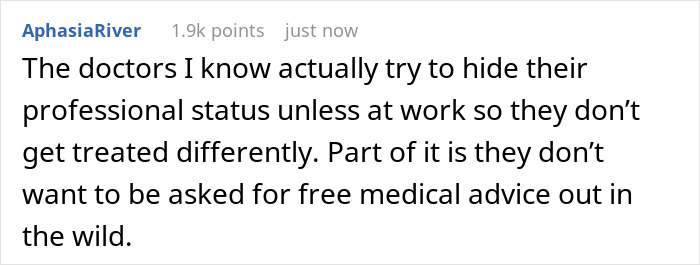 Pharmacist Is Unfazed By Entitled Customer Wanting To Get A Lower Price And Be Addressed As Doctor, Puts Him In His Place Pharmacist Is Unfazed By Entitled Customer Wanting To Get A Lower Price And Be Addressed As Doctor, Puts Him In His Place