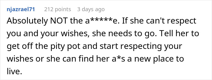 "She'll Leave Me With Plain Crackers": Guy Has To Go Hungry Because His Unemployed GF Eats Everything, He Finally Snaps "She'll Leave Me With Plain Crackers": Guy Has To Go Hungry Because His Unemployed GF Eats Everything, He Finally Snaps