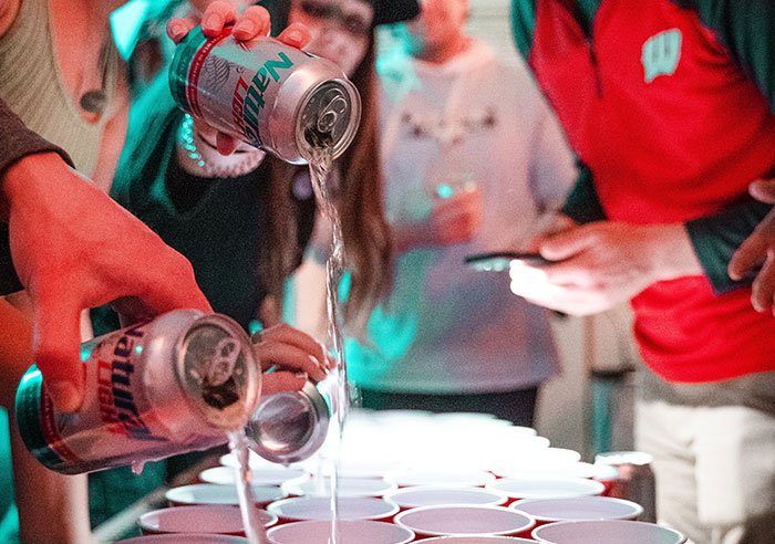 “Nobody Lives There”: 30 Americans Reveal The Most Brutal And Hilarious Stereotypes They Hold About Each State