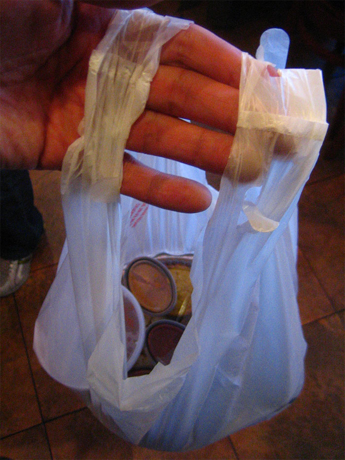 31 Times Rude Humans Mistook Others For Employees And Were Less Than Pleasant About It