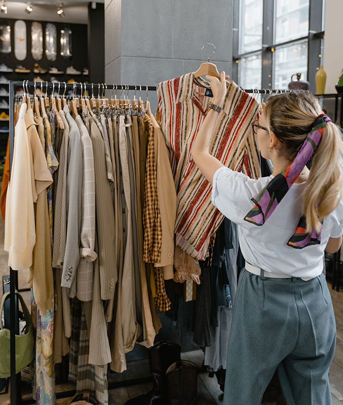 31 Times Rude Humans Mistook Others For Employees And Were Less Than Pleasant About It